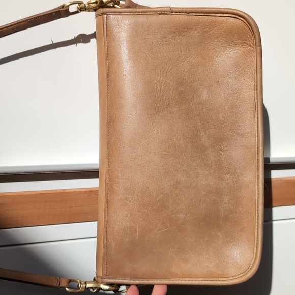 Vintage Coach Convertable Clutch, Taupe/Putty, NYC - Picture 12 of 15